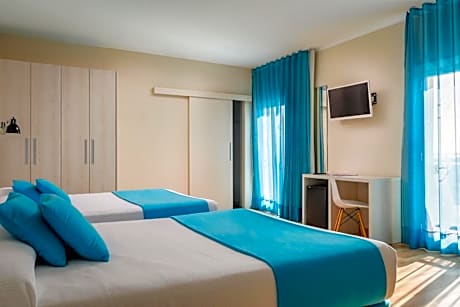 Quadruple Room (4 Adults)