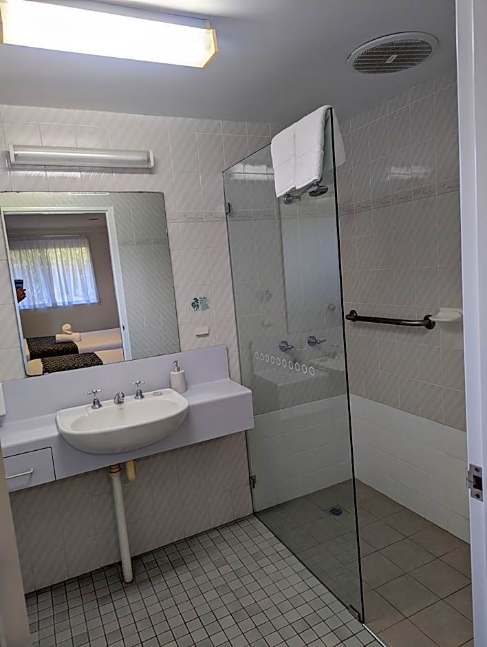 Haven Waters Motel & Apartments