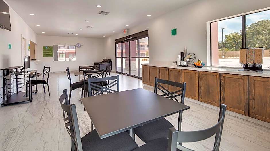 SureStay by Best Western Baytown – Baytown, TX