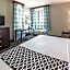 La Quinta Inn & Suites by Wyndham Terre Haute