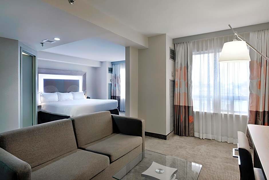 DoubleTree by Hilton Ottawa Downtown