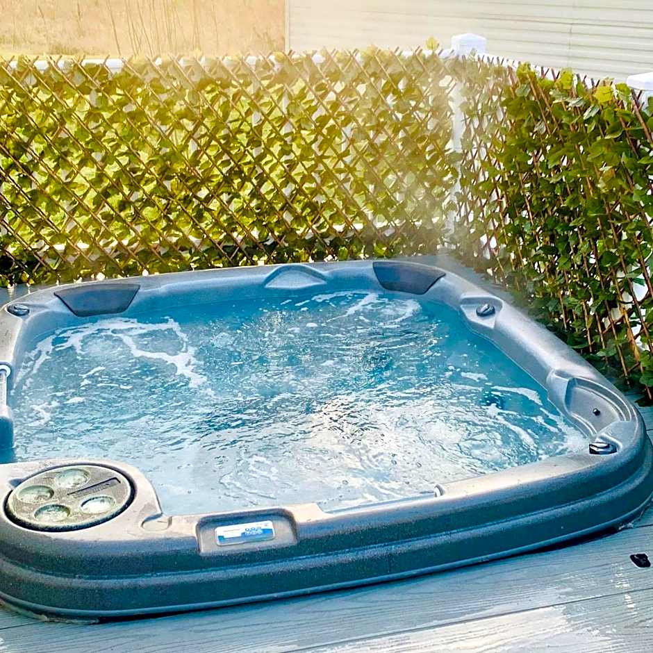 The Wardens Hideaway - Tattershall Lakes Country Park