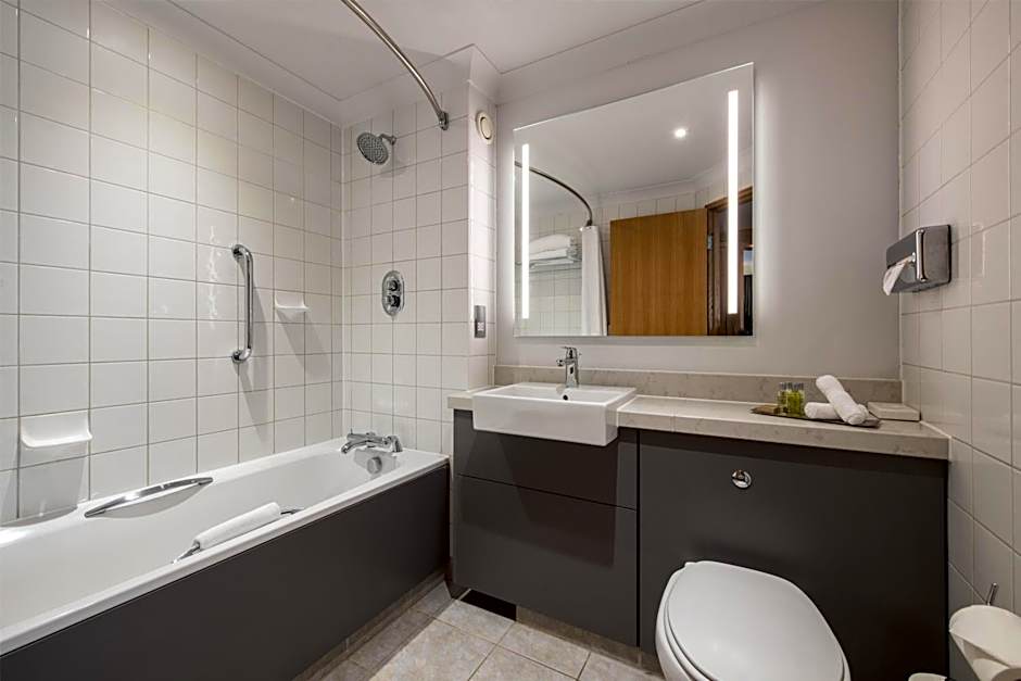 DoubleTree by Hilton Swindon