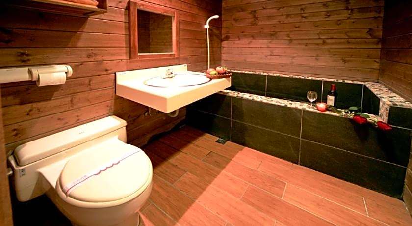 Ming Lu Holiday Hotel