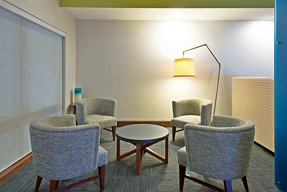 Holiday Inn Express & Suites Uniontown By IHG