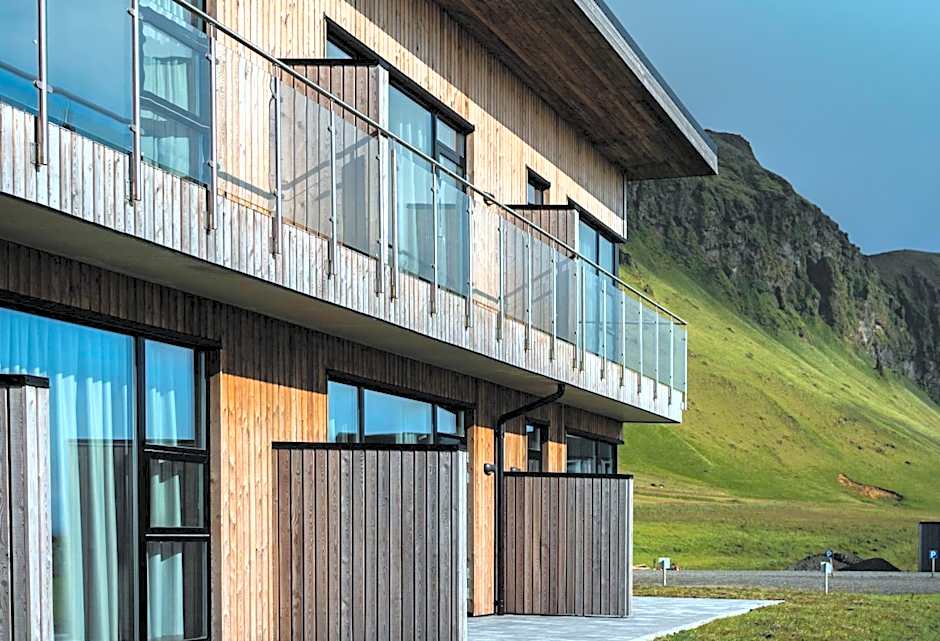 Black Beach Suites