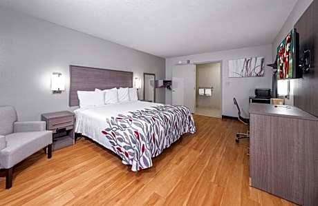 Deluxe King Room - Disability Access/Roll-In Shower Smoke Free