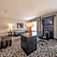 Hampton Inn & Suites DuPont