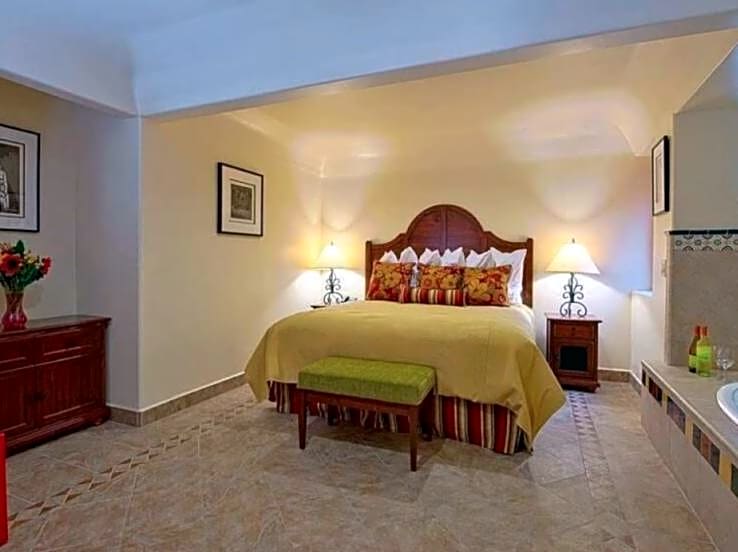 Los Arboles Hotel