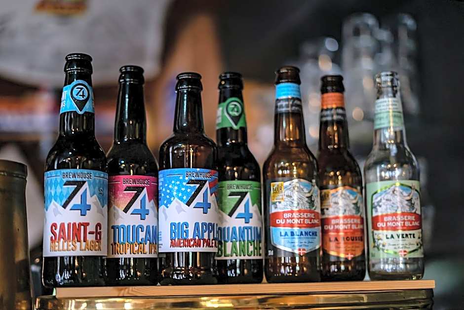 Hotel La Chaumière à 180m du télécabine et de la gare