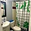 Cute Highland Park Upper B Unit