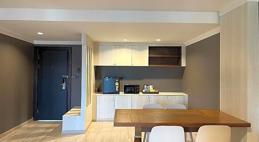 Solis Beach Hotel Rajamangala