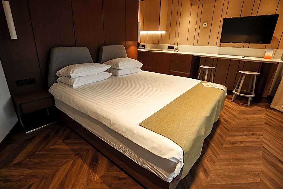 Mana Suites & Sea SPA