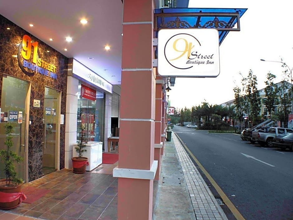 91 Street Boutique Inn