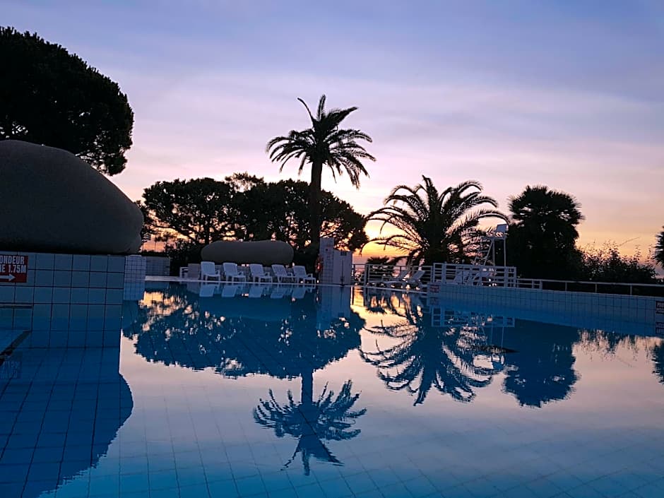Columbus Hotel Monte-Carlo, Curio Collection by Hilton