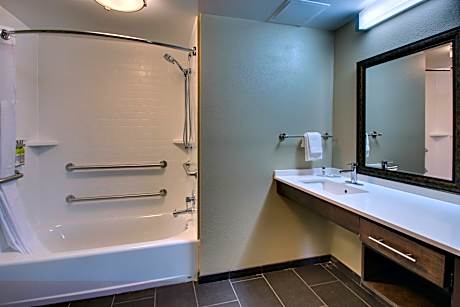 King Studio Suite - Mobility Access Tub/Non-Smoking