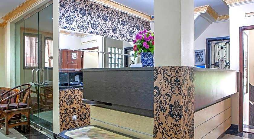 RedDoorz Plus near Isola UPI