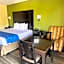 Travelodge by Wyndham Clarksville