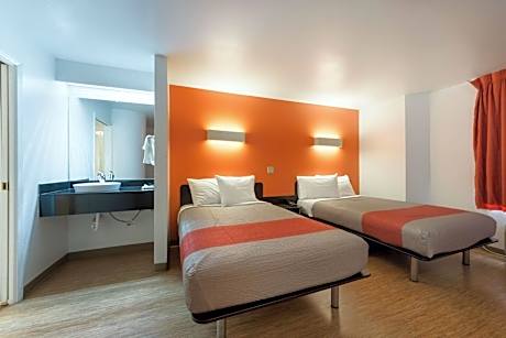 Quadruple Room - Non-Smoking