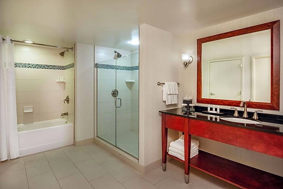 Embassy Suites By Hilton Boston Waltham