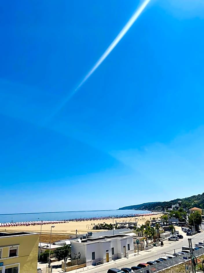 B&B Marina Sleep And Ship