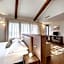 Porta Altinia Suites