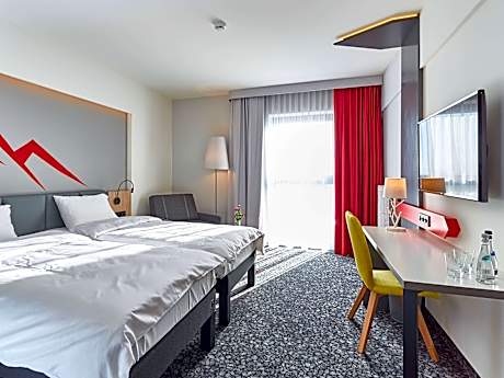 Room with one large bed