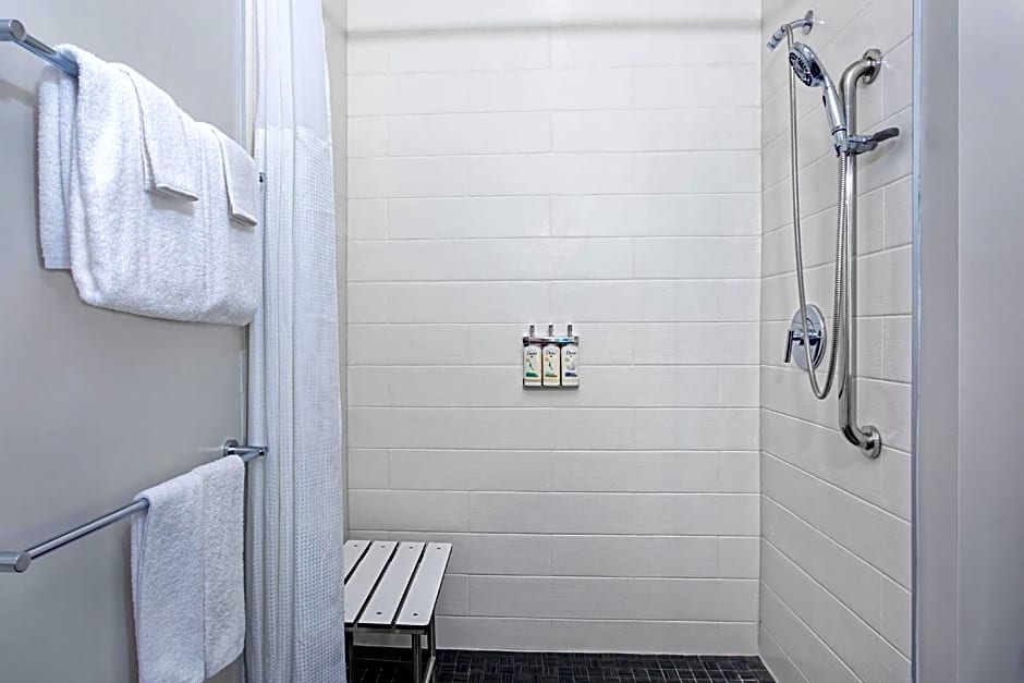 Holiday Inn Express & Suites - Miramar By IHG