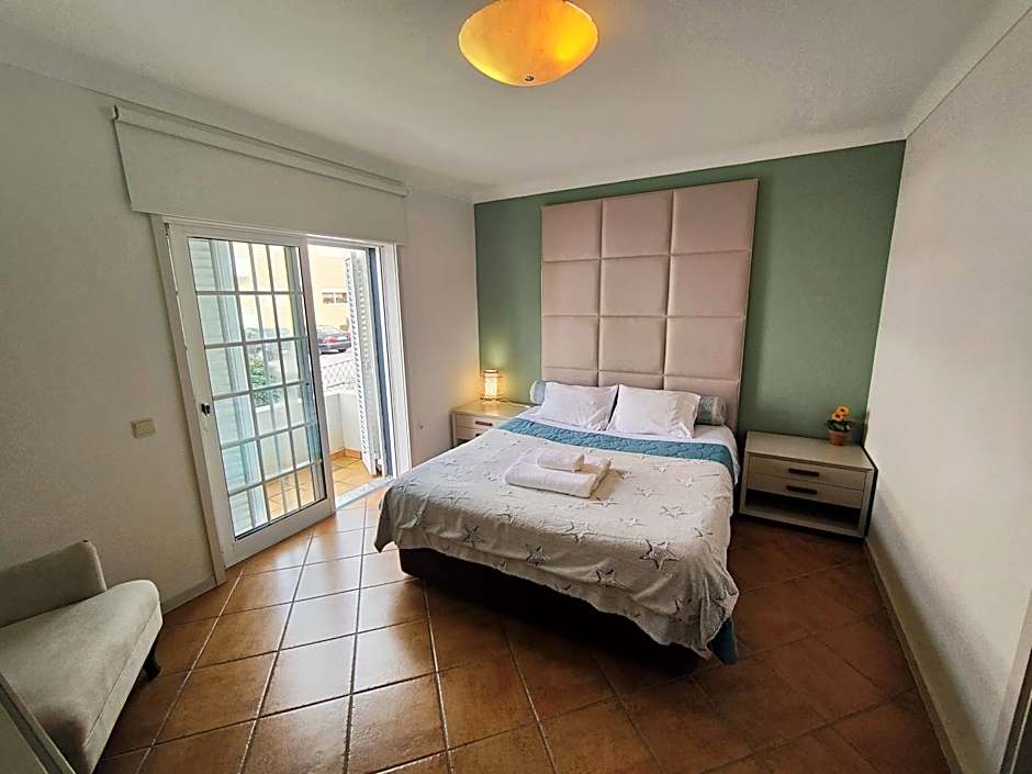 Vagueira Guest House & Beach Hostel