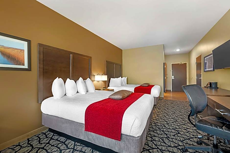 Best Western Plus Lakeview Hotel