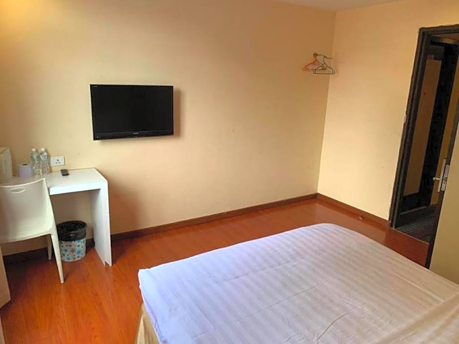 Photo 1 of 1 of Queen Room - Non-Smoking