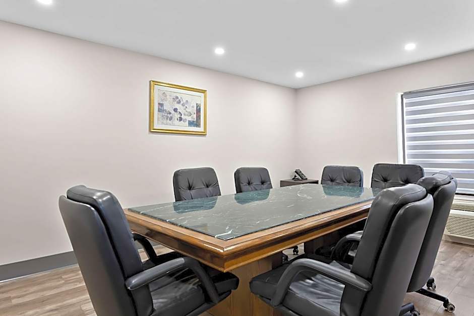 SureStay Plus by Best Western Windsor