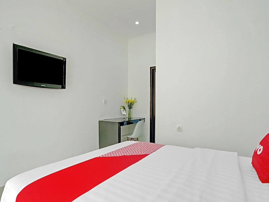 OYO 90525 White Guesthouse