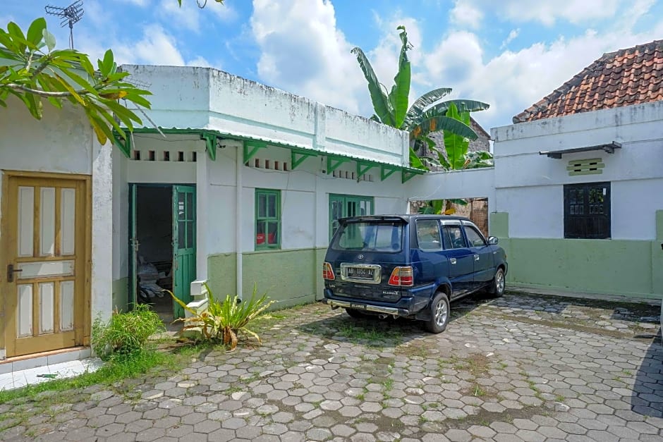 RedDoorz Syariah @ Elga Sastro Inn Malioboro