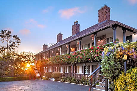 Candle Light Inn