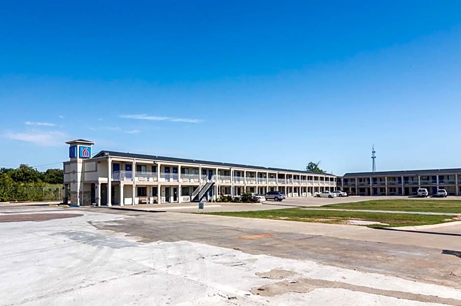Motel 6-Wichita Falls, TX - North
