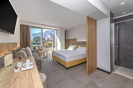 Deluxe Large Double Room with Terrace