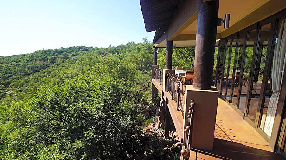 Leopards Rock Bush Boutique