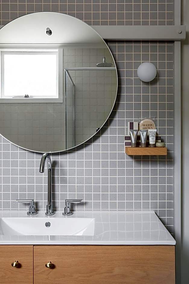 Lancemore Lindenderry Red Hill