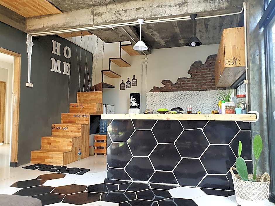 Happy House BnB Bromo backpacker