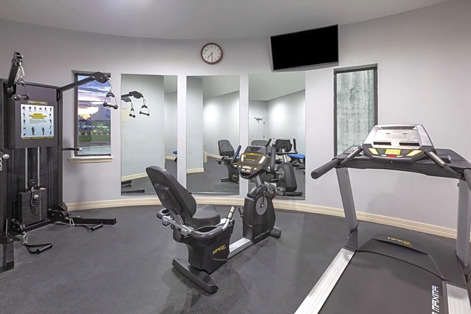 Baymont Inn & Suites Houston Hobby Airport