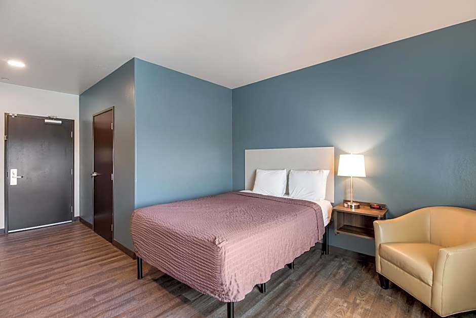 WoodSpring Suites Bakersfield Airport