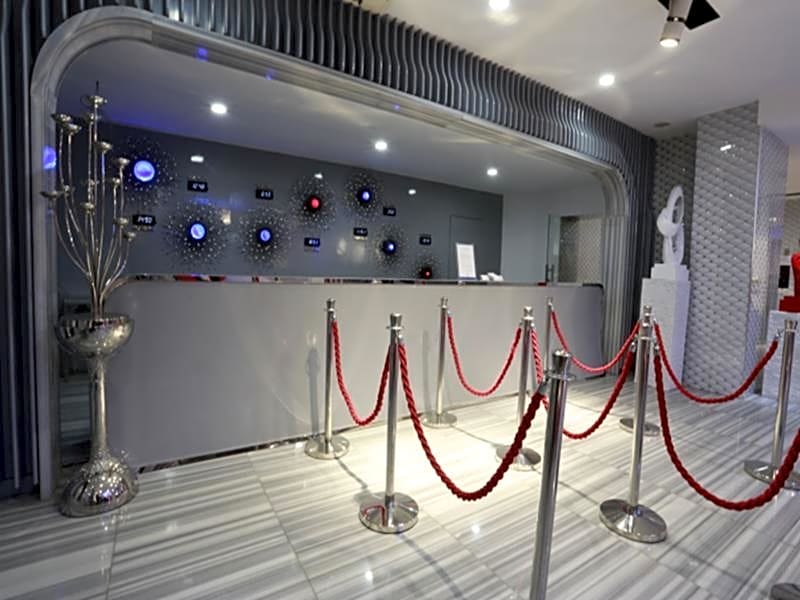 Planet Hotel