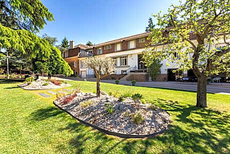 Hotel De La Pommeraie