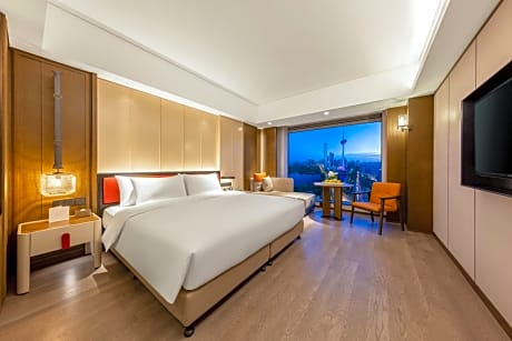 Swiss Advantage King Room with Lake and City Views