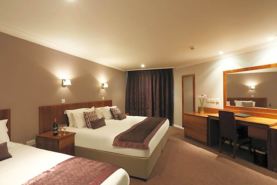 Stoke By Nayland Resort
