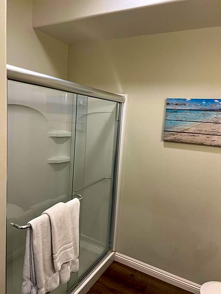 ASPIRE INN & SUITES Orange