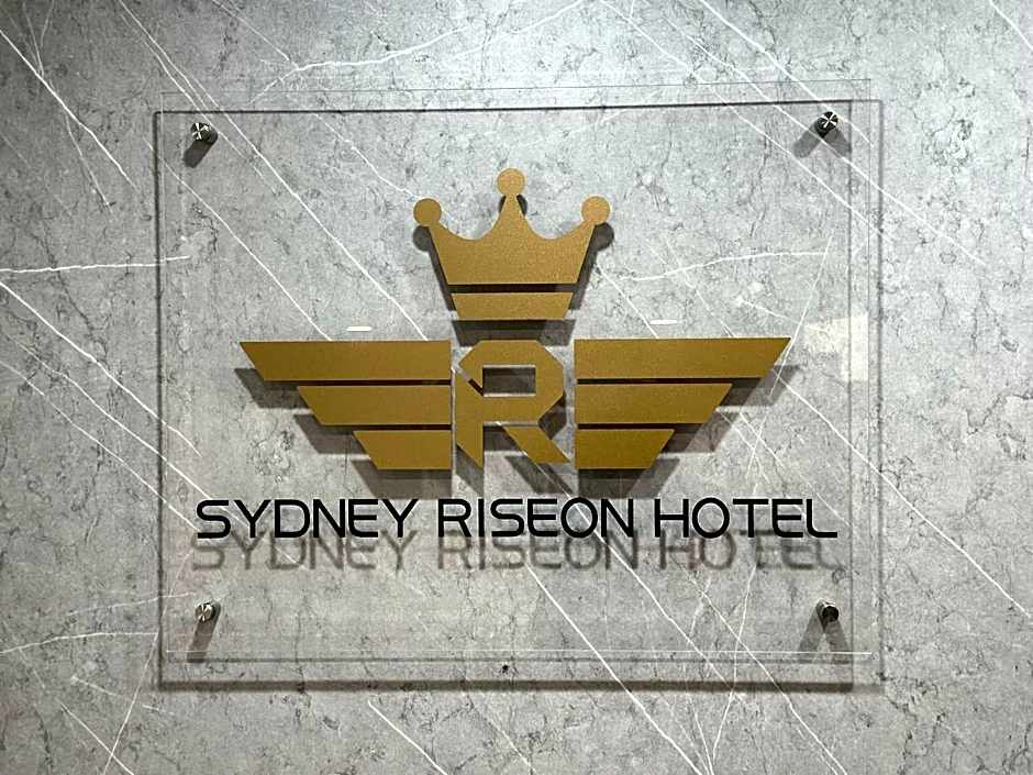 Sydney RiseOn Hotel