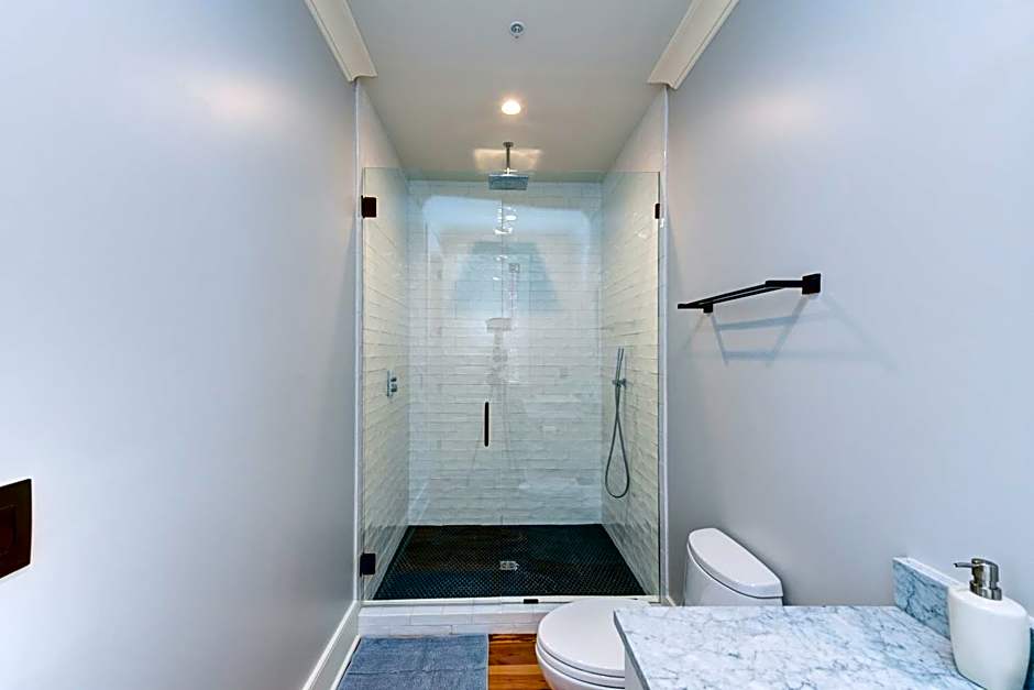 The Quarters on King