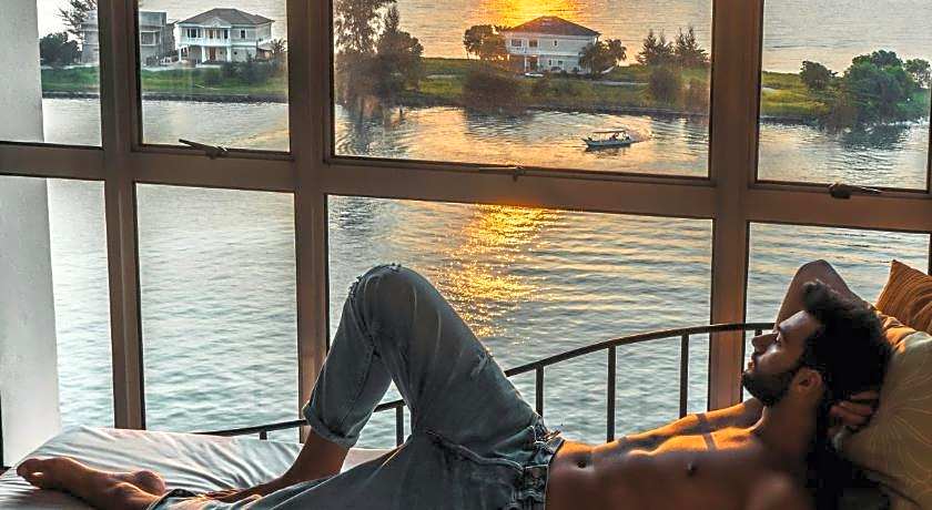 Avillion Admiral Cove Hotel